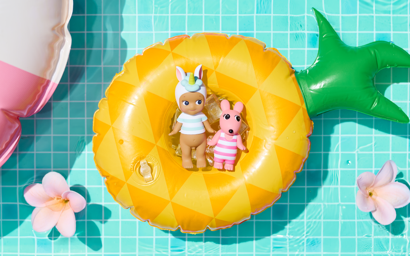 Summer Vacation: Sun-Kissed Style - SOLD OUT V8